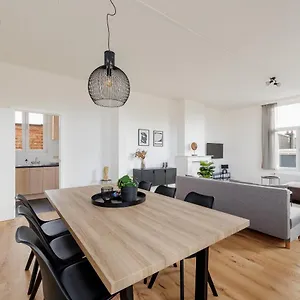 Surprimo - Gerenoveerd Appartement